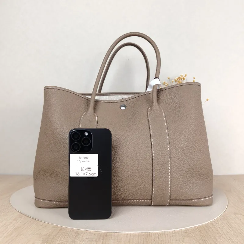 Hermès Top Handle Bag Garden Party 36 36 Negonda Calfskin Large 36 × 17 × 26 cm U — cover view 5 of 5
