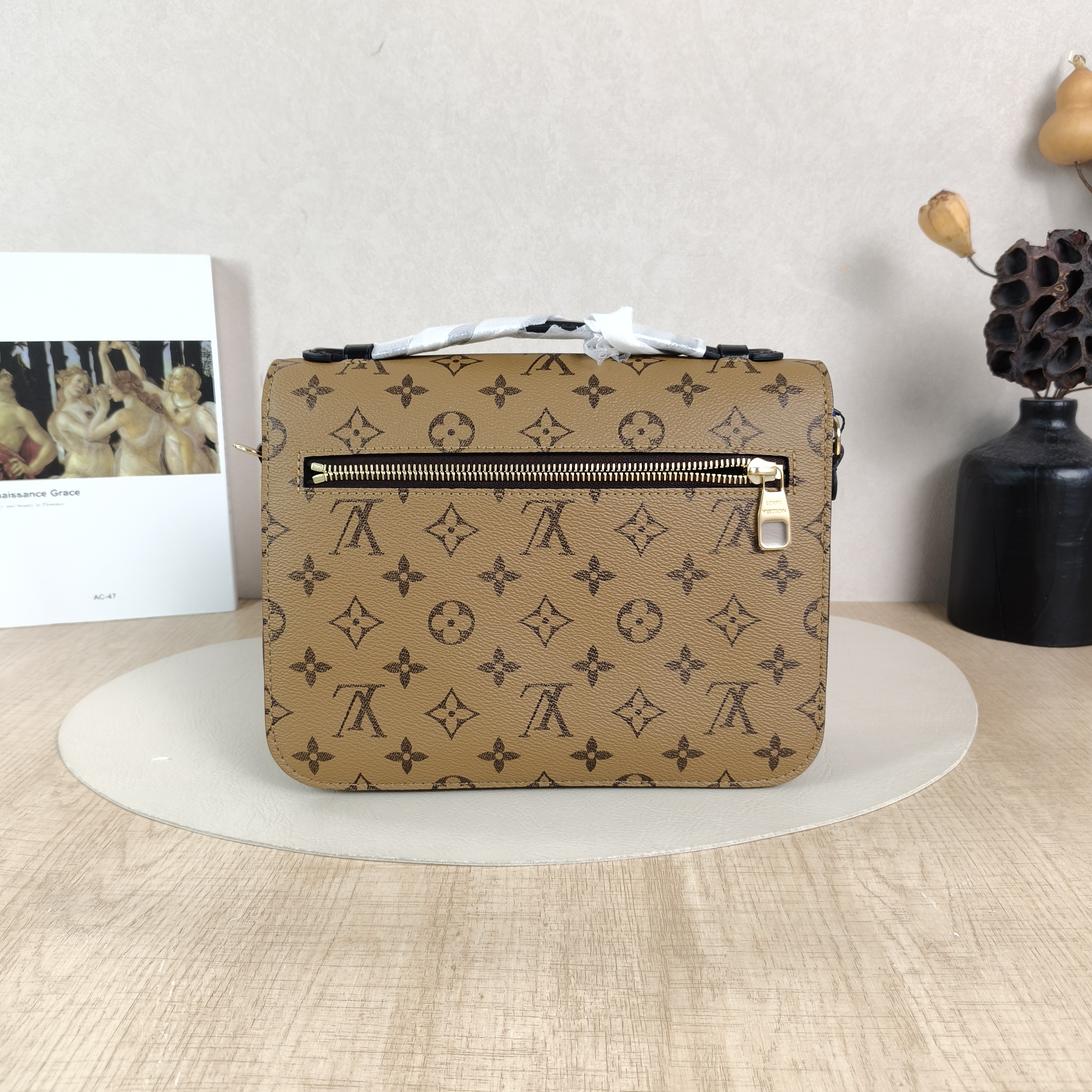 Louis Vuitton Crossbody Bag Pochette Métis Monogram Colorblock PVC Medium25 × 7 × 19 cm — cover view 4 of 5