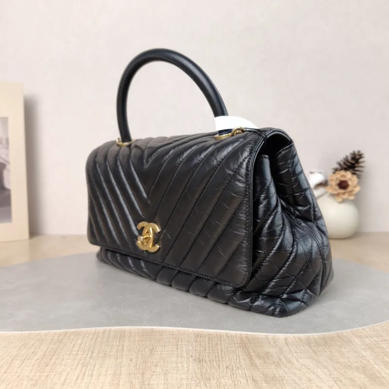 Chanel Top Handle Bag Coco Handle v Black Waxed Leather Calfskin Medium 29 × 12 × 18 cm 26 — cover view 2 of 5