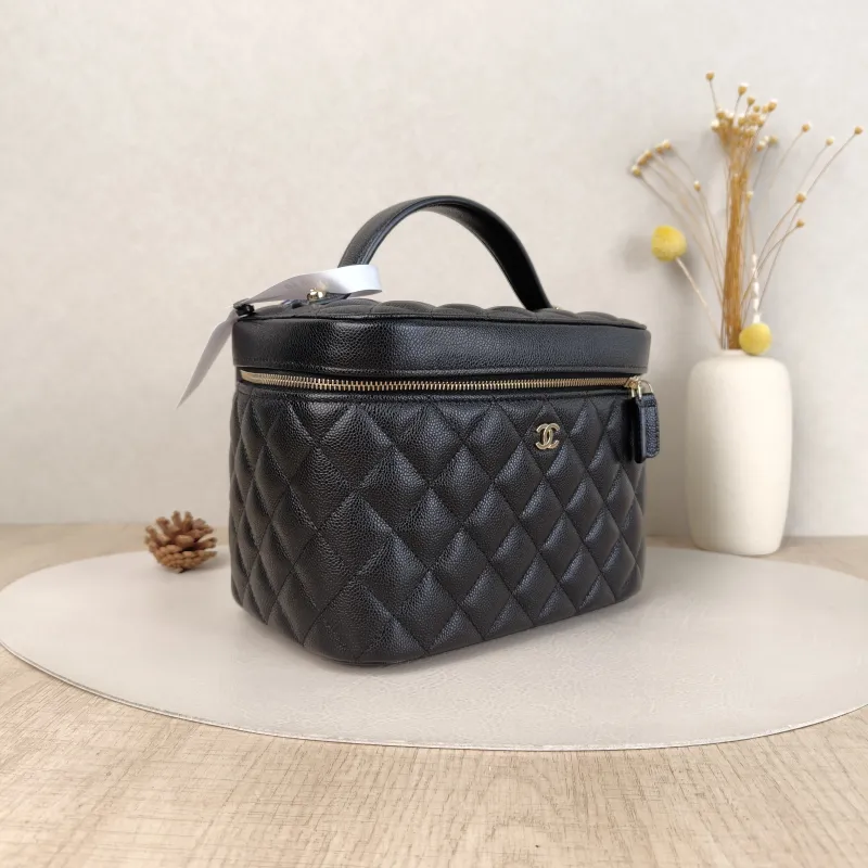 Chanel Top Handle Bag 22C Box Bag Cosmetic Bag Black Grained Calfskin 21 × 14 × 15 cm — cover view 2 of 5