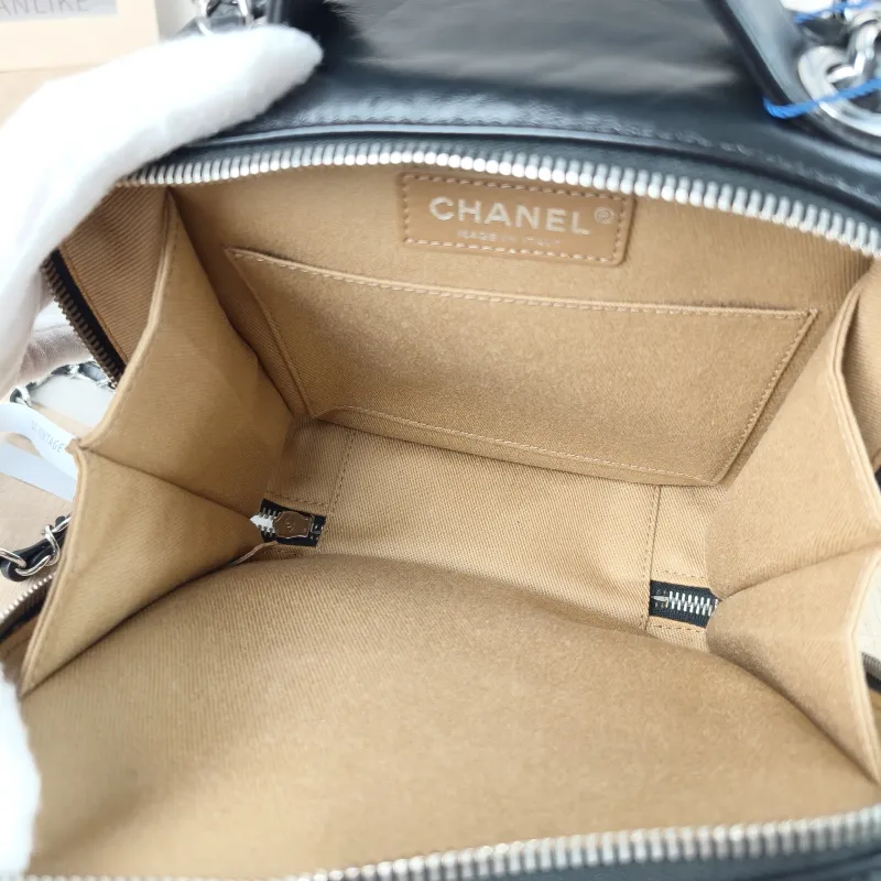 Chanel Crossbody Bag Camera Bag Black Waxed Leather 16.5 × 8.5 × 18 cm 28 — detail view 12 of 12