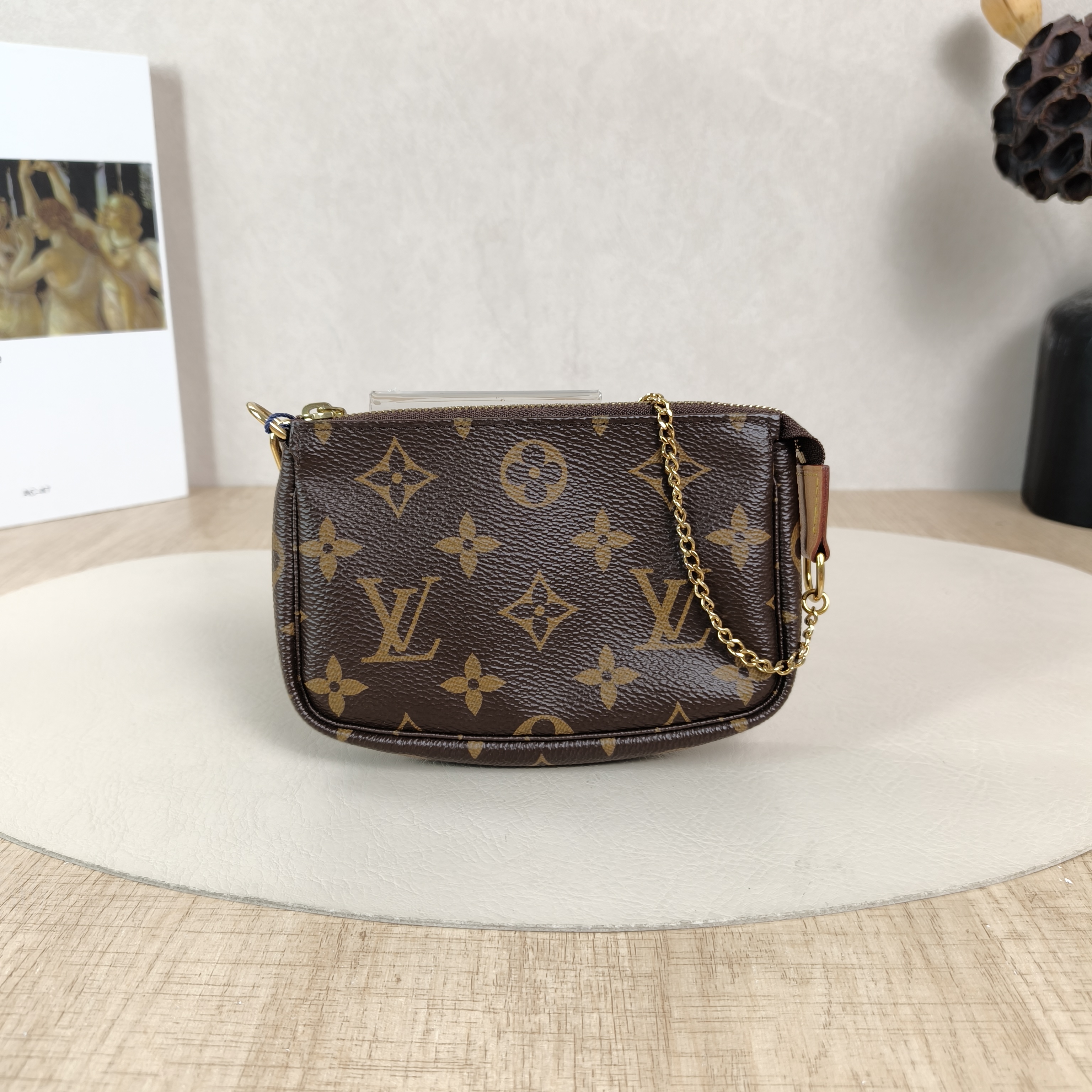 Louis Vuitton Clutch Mini Pochette Accessoires Monogram PV Cmini15.5 × 4 × 10.5 cm
