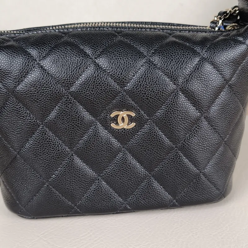 Chanel Crossbody Bag25c Vanity Case Bag Black Grained Calfskin One Size19 × 6 × 12.5 cm — detail view 4 of 14