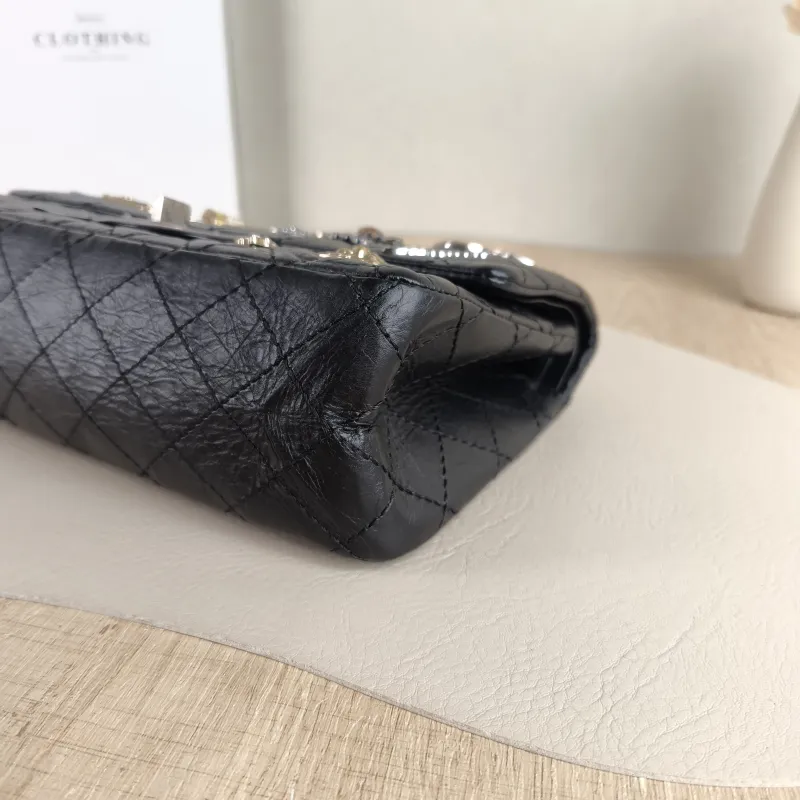 Chanel Crossbody Bag 2.55 Black Calfskin Small 24 × 7.5 × 16 cm 20 — detail view 2 of 14