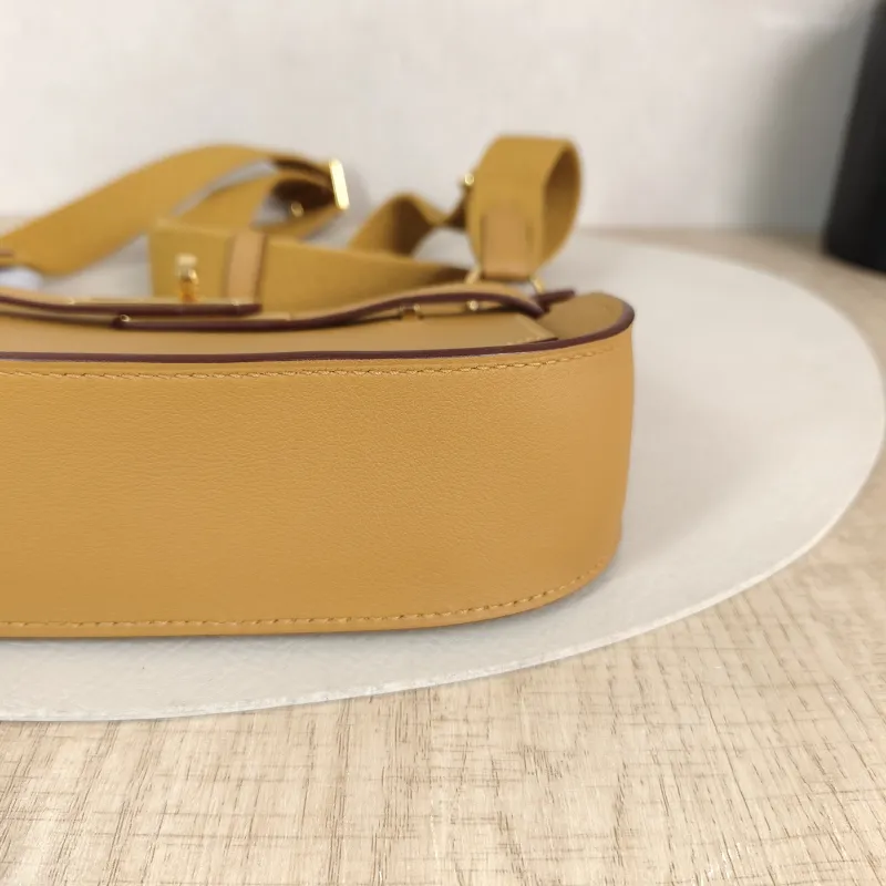Hermès Crossbody Bag Jypsiere 23 4B Swift Calfskin Mini 23 × 5 × 17 cm W — detail view 2 of 12