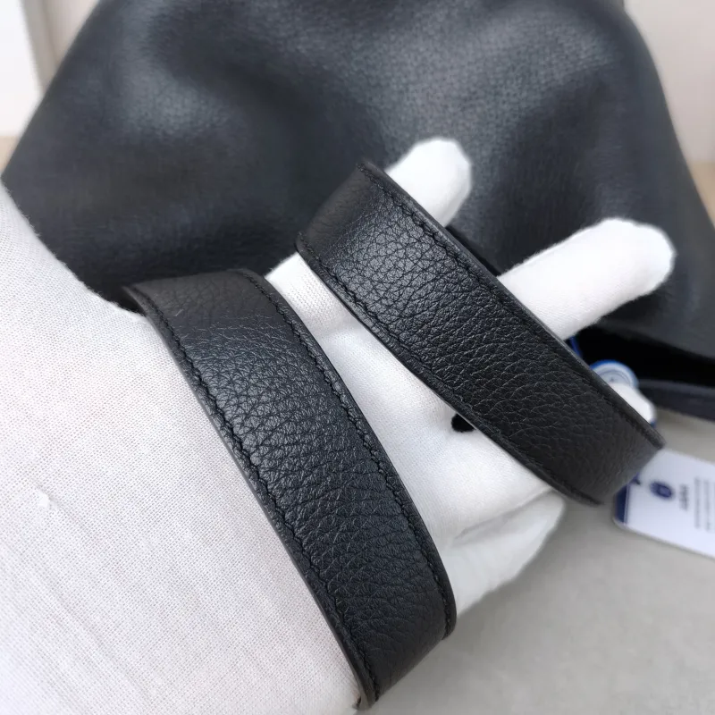 Hermès Top Handle Bag Picotin Lock 18 18Black Clemence Taurillon TC Calfskin Small18 × 13 × 19 cm — detail view 13 of 13