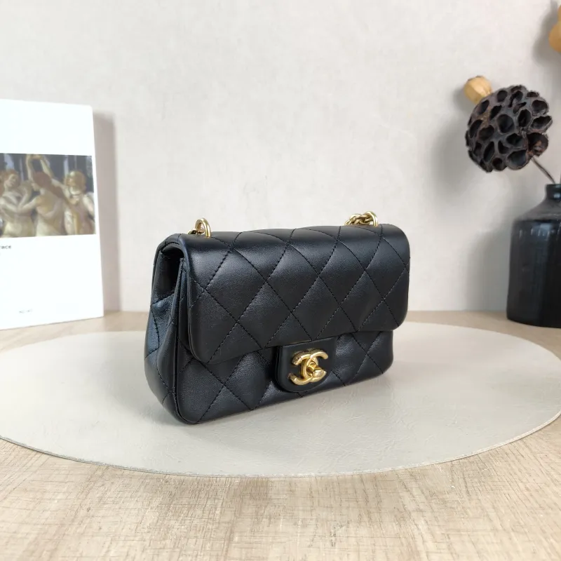 Chanel Crossbody Bag Black Lambskin 18 × 5 × 12 cm — cover view 2 of 5