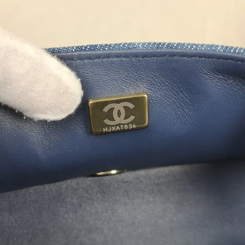Chanel Crossbody Bag Classic Flap Large Mini CF Mini Blue mini20 × 6 × 12 cm — detail view 4 of 13