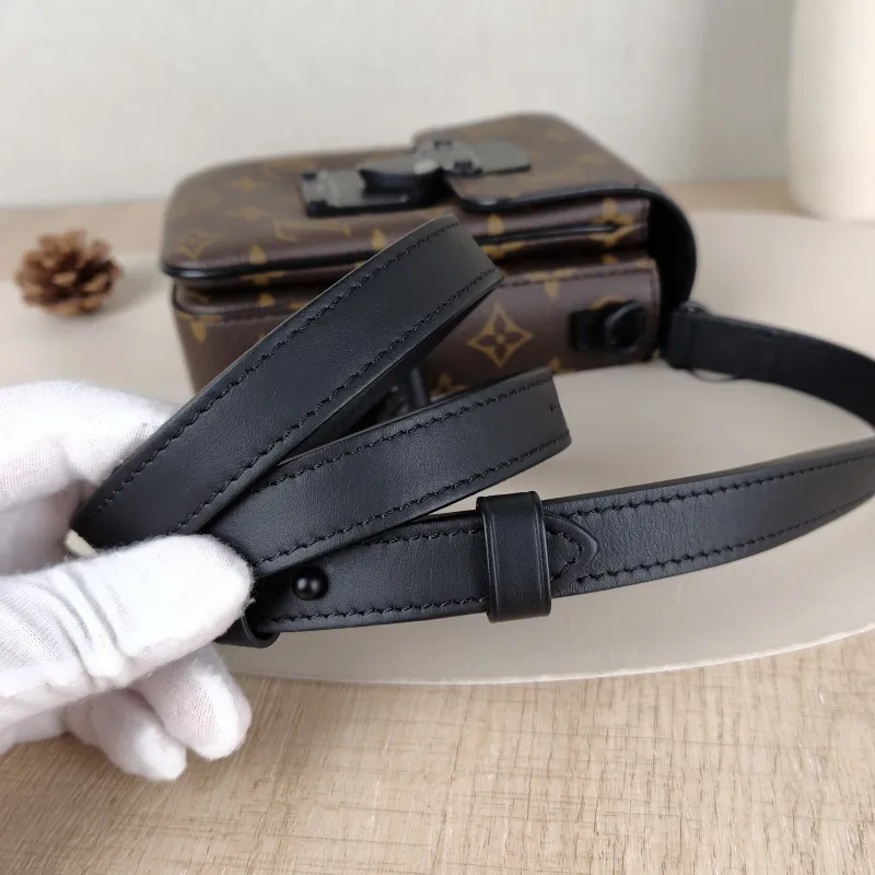 Louis Vuitton Crossbody Bag S-Lock Vertical Box Monogram PV Cmini12 × 7 × 19 cm — detail view 4 of 11