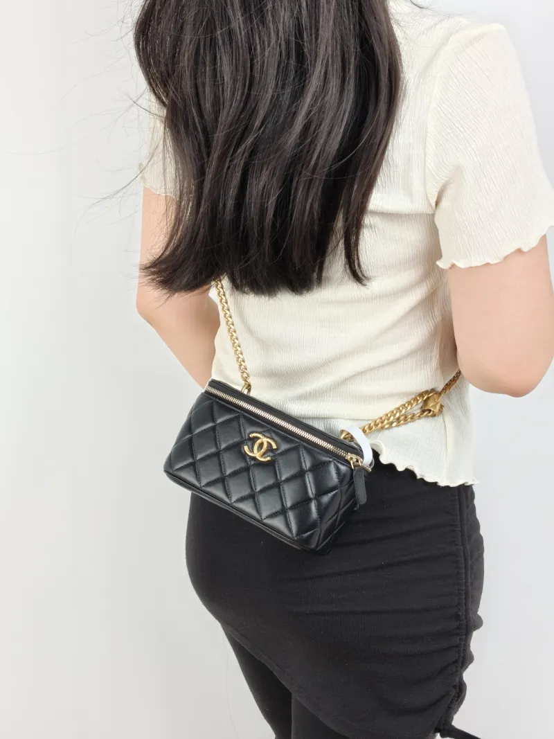 Chanel Crossbody Bag Edition Black Lambskin One Size 17 × 8 × 9.5 cm Conditioned — on-model view 1 of 2