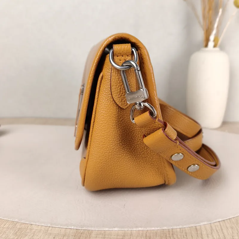Louis Vuitton Shoulder Bag BUCI Epi Embossed Calfskin 24.5 × 9 × 15.5 cm — detail view 4 of 13