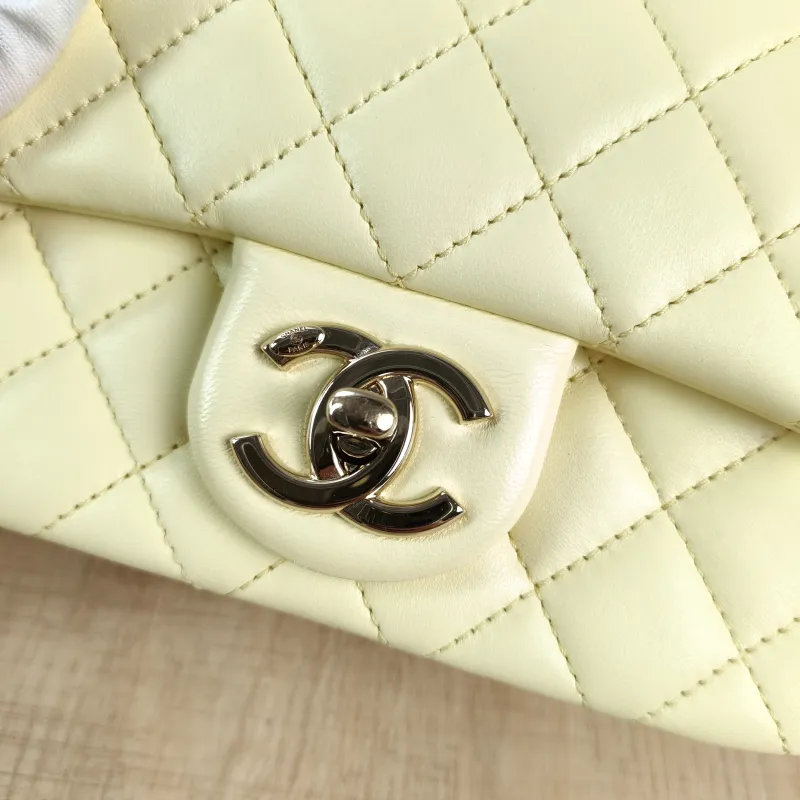 Chanel Crossbody Bag c Yellow Lambskin Mini 17 × 8 × 13.5 cm — detail view 14 of 14