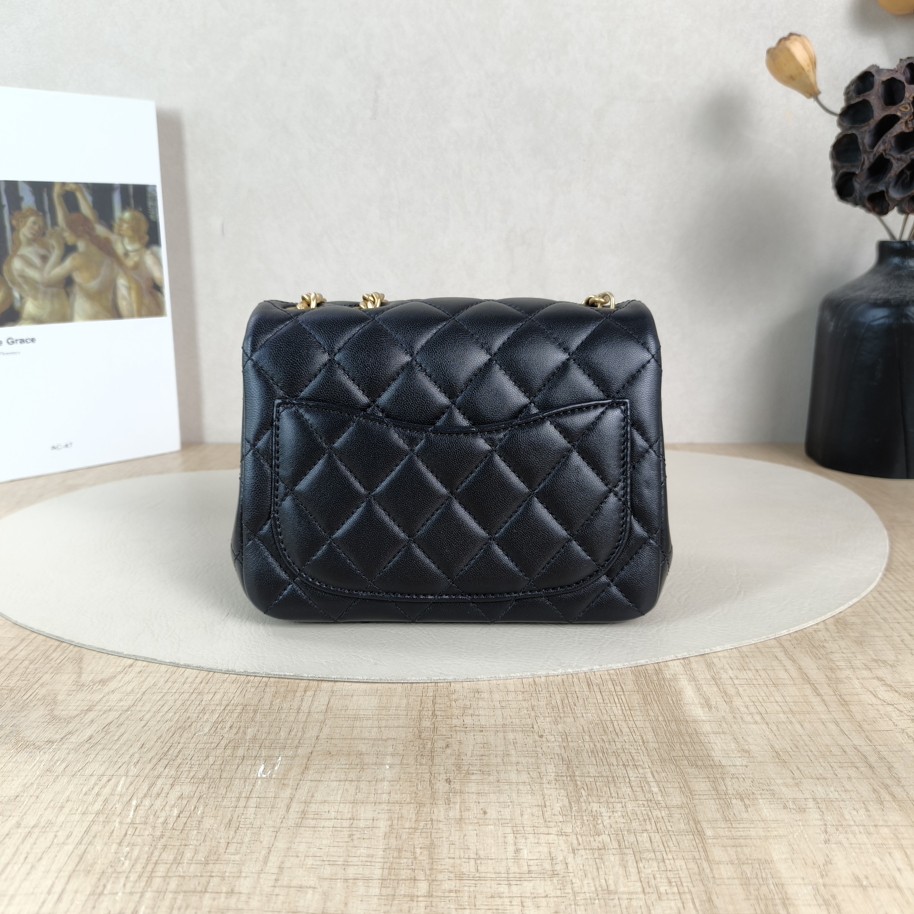 Chanel Crossbody Bag Black Lambskinmini17 × 8 × 12 cm — cover view 5 of 6