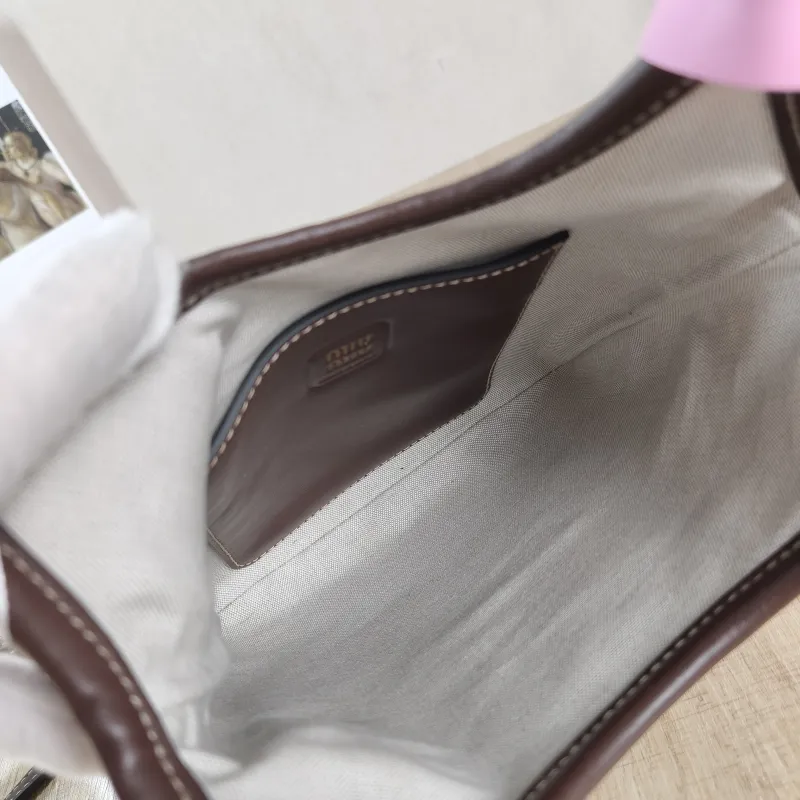 Miumiu Shoulder Bag IVY Tote Shopping Tote Calfskin Mini 20*24 — detail view 7 of 11