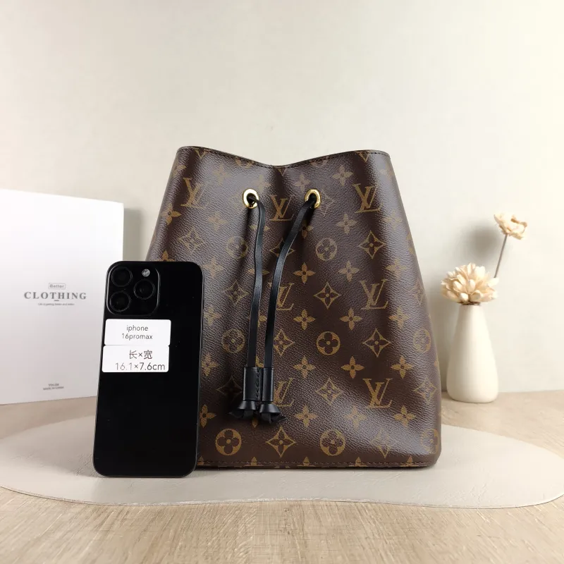 Louis Vuitton Shoulder Bag NÉONOÉ Bucket Bag Black PVC Medium 26 × 17.5 × 26 cm — cover view 2 of 6