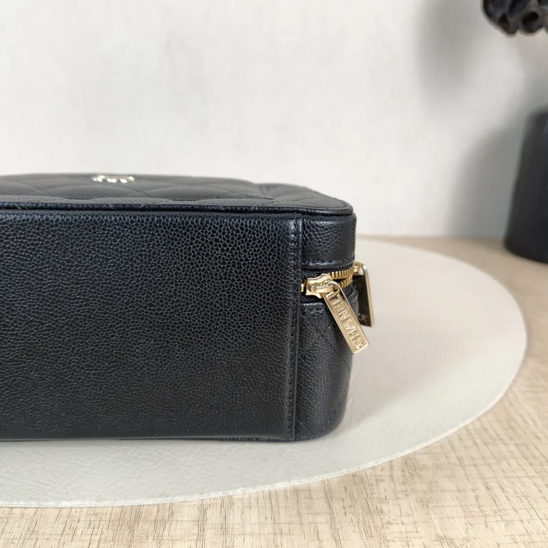 Chanel Crossbody Bag Black Grained Calfskin Mini 19.5 × 8.5 × 12 cm — detail view 6 of 13