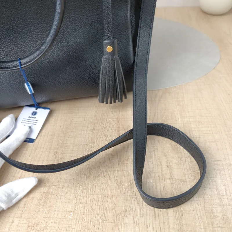 Louis Vuitton Crossbody Bag LOCKMETO Top Handle Bag Black Calfskin One Size 38 × 15.5 × 24 cm — detail view 4 of 11