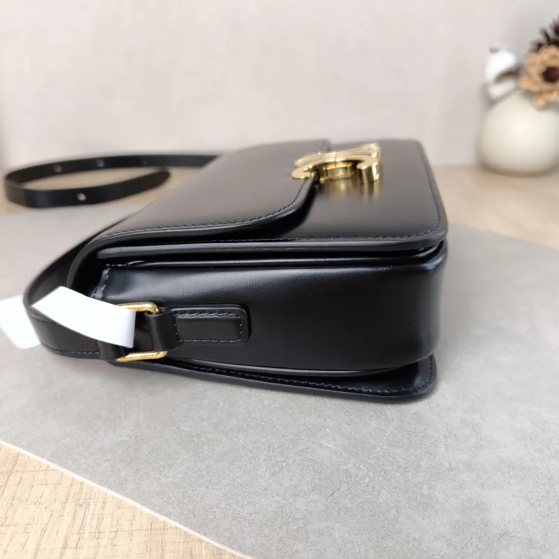 CELINE Crossbody Bag Teen Triomphe Black CC alfskin Small 18.5 × 6 × 14 cm — detail view 10 of 12