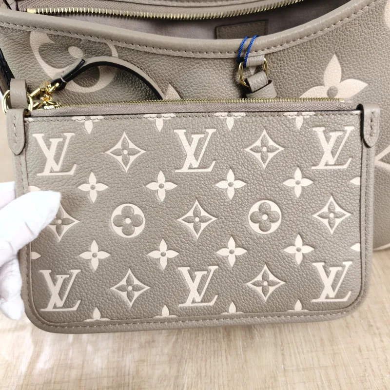 Louis Vuitton Crossbody Bag Carryall Calfskin Small 29.5 × 12 × 24 cm — detail view 10 of 12
