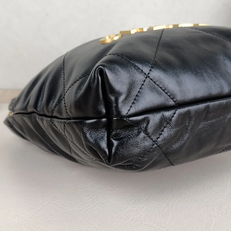 Chanel Shoulder Bag22Bag Black CC alfskinmini20 × 6 × 19 cm — detail view 6 of 11