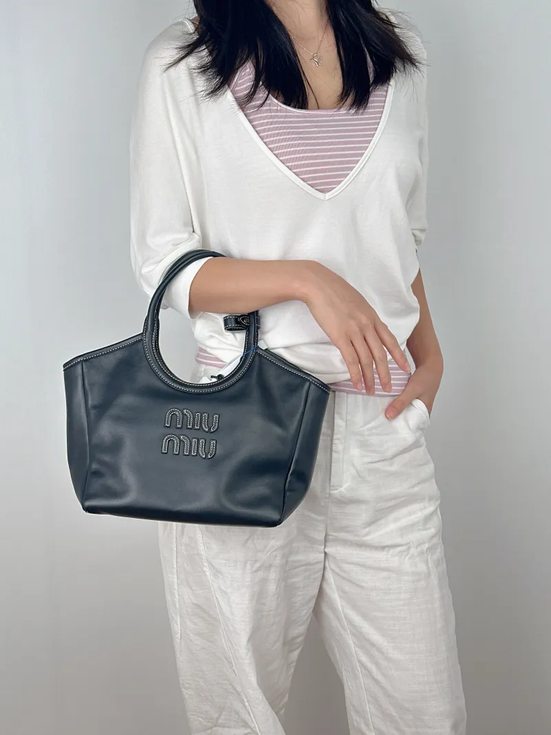 Miumiu Shoulder Bag IVY Tote Shopping Tote Black CC alfskin Small22 × 12 × 23.5 cm — on-model view 2 of 3