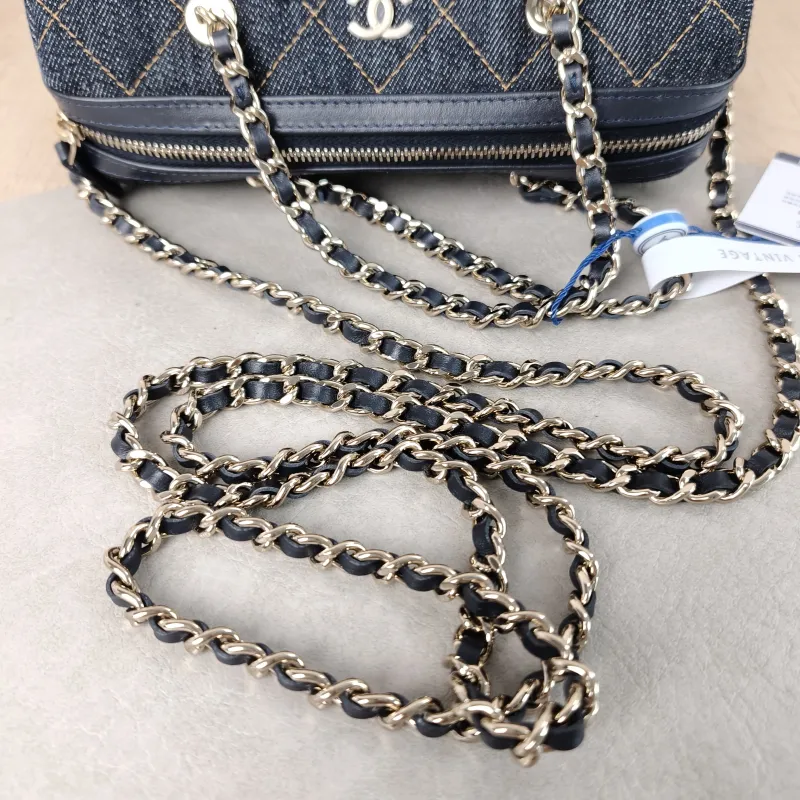 Chanel Crossbody Bag 26p Crossbody Bag Navy One Size 18.5 × 11 × 11.5 cm — detail view 8 of 10