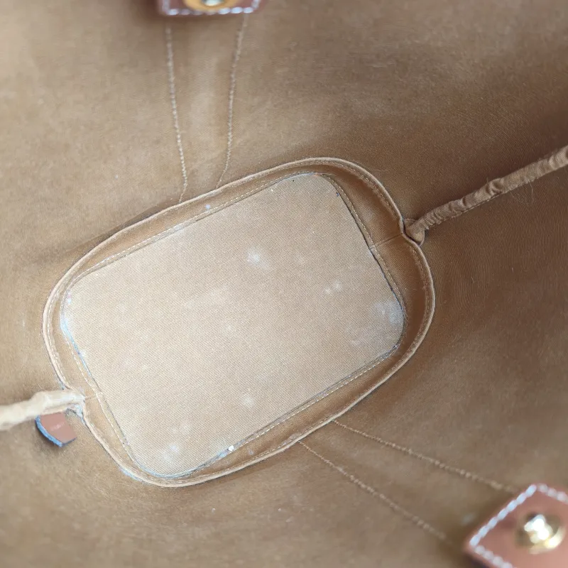 CELINE Crossbody Bag Triomphe Bucket Bag Monogram PVC Small22 × 13 × 26 cm — detail view 2 of 10