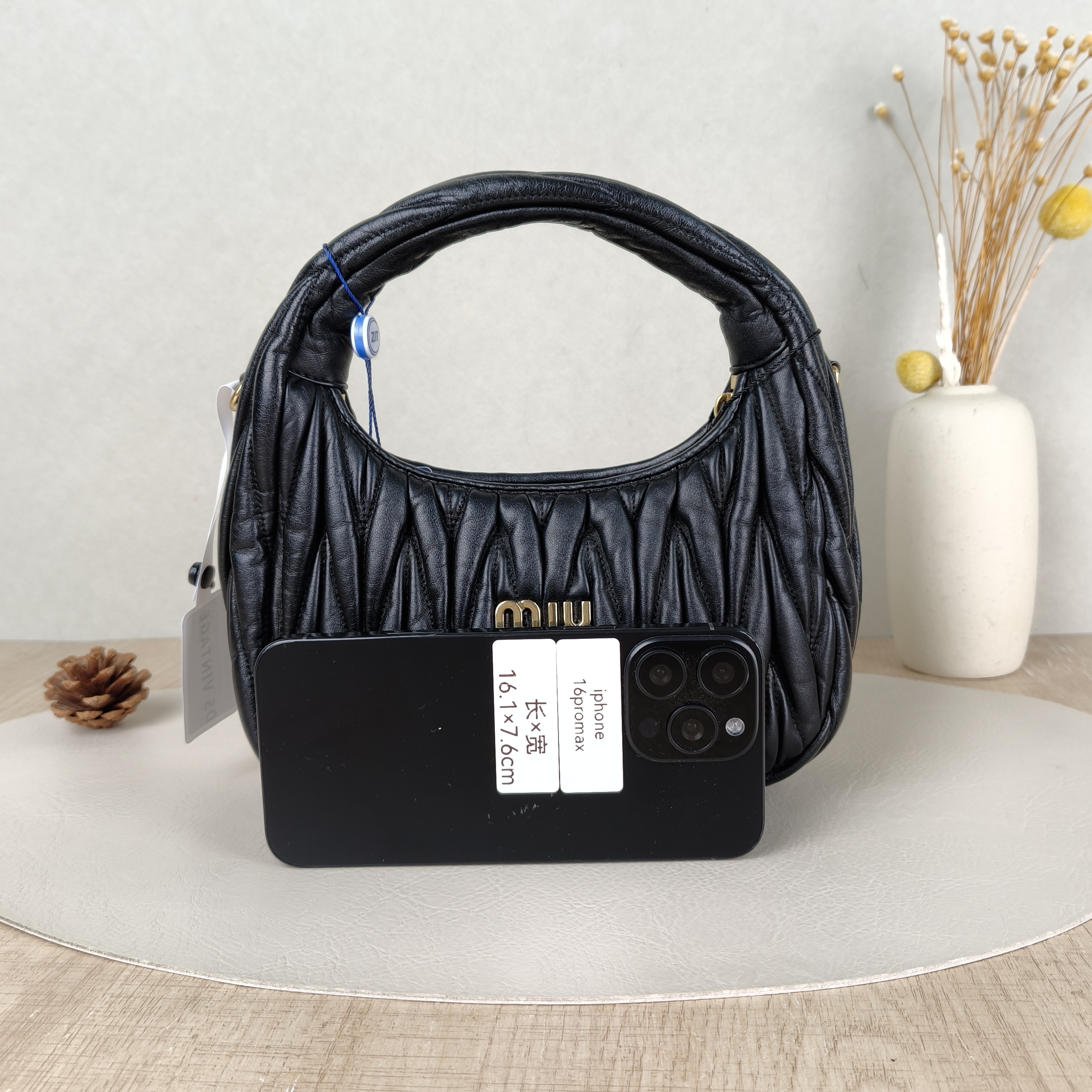 Miumiu Shoulder Bag Wander Matelassé Hobo Black SL ambskin Small20 × 6 × 17 cm — cover view 2 of 5