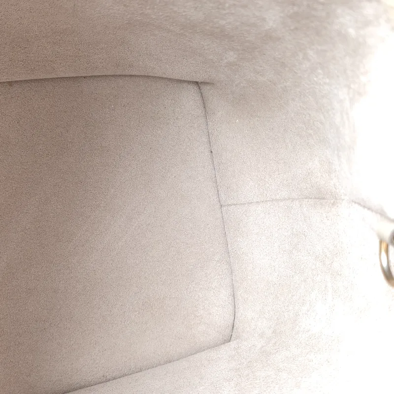 Louis Vuitton Shoulder Bag NÉONOÉ Bucket Bag · White Monogram Empreinte Embossed Calfskin Medium 26 × 17.5 × 26 cm — detail view 6 of 13