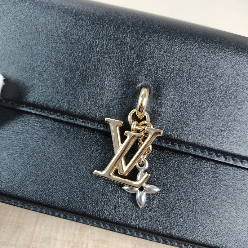 Louis Vuitton Crossbody Bag WALLET ON CHAIN LV BLOOM Chain Bagwoc Black Calfskinmini20 × 4 × 11.5 cm — detail view 9 of 13