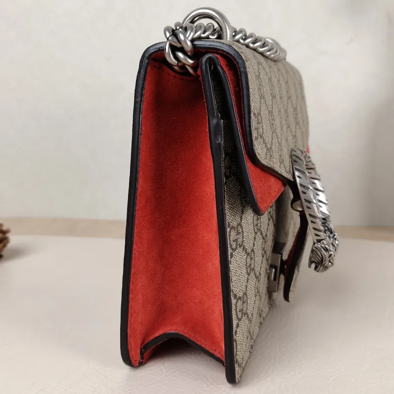 GUCCI Crossbody Bag Dionysus Red PVC Mini 20 × 5 × 15.5 cm — detail view 8 of 13