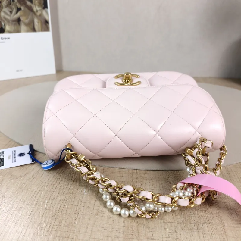 Chanel Crossbody Bag 24a Pearl Pink Lambskin Mini 19 × 7 × 13 cm — detail view 11 of 11