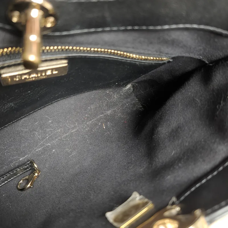 Chanel Crossbody Bag 31Bag Patent Leather Mini 23 × 5.5 × 22 cm — detail view 7 of 12