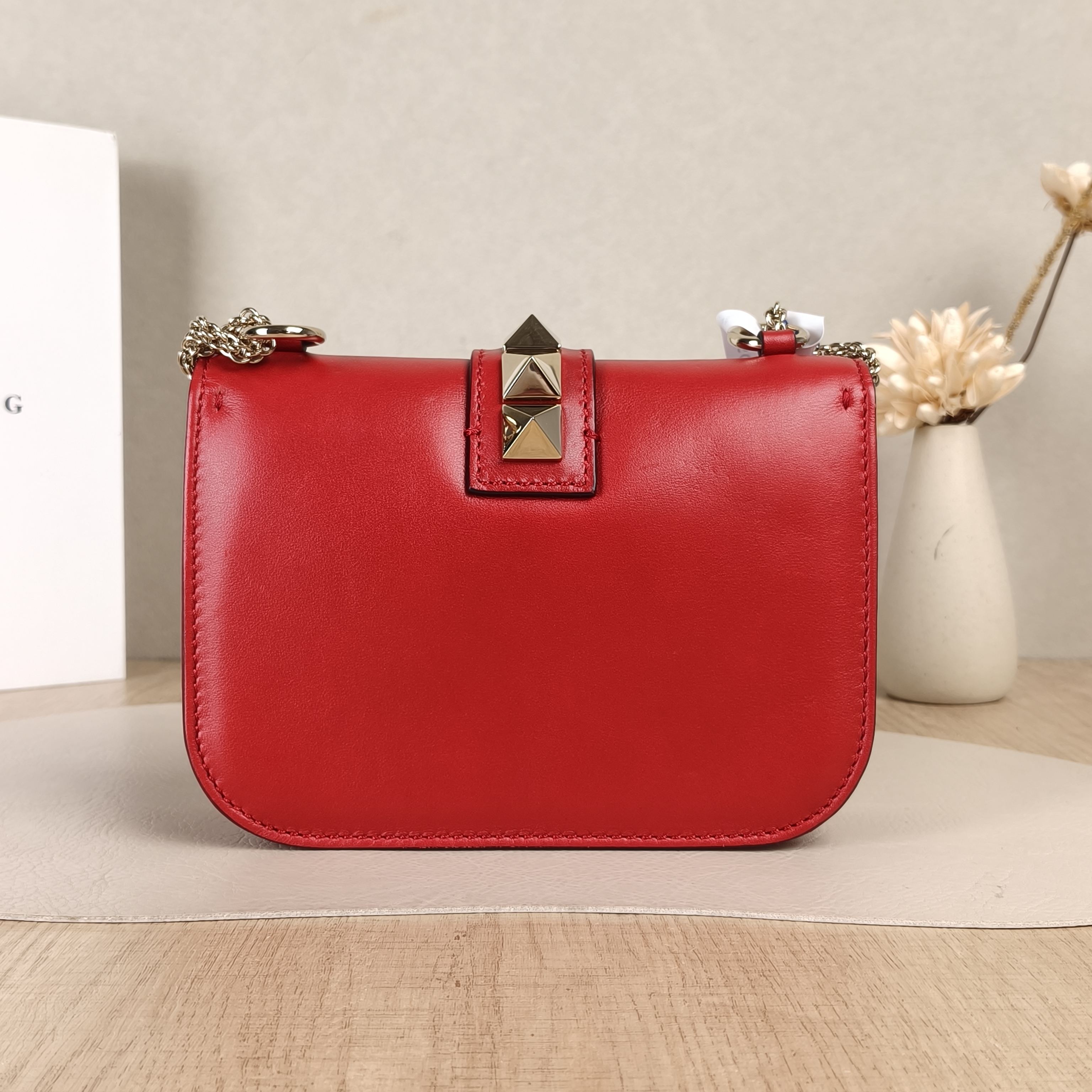 Valentino Shoulder Bag Shoulder Bag Red Calfskin20 × 5.5 × 13 cm — cover view 4 of 5