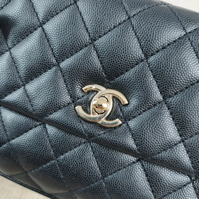 Chanel Top Handle Bag Coco Handle​Black Grained Calfskin Small24 × 10 × 14 cm — detail view 5 of 12