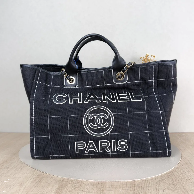 Chanel Shoulder Bag Black Canvas One Size 38 × 19 × 29 cm