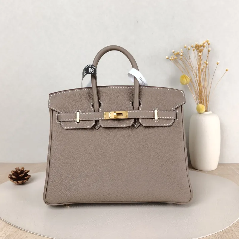 Hermès Top Handle Bag Birkin 25 Gold-Tone Hardware 18Etoupe Togo Calfskin Small 25 × 13 × 20 cm K