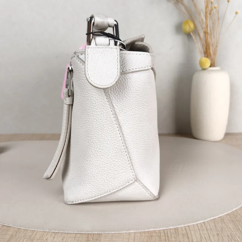 LOEWE Crossbody Bag Puzzle White CC alfskin Small 24 × 10.5 × 16.5 cm — detail view 4 of 11