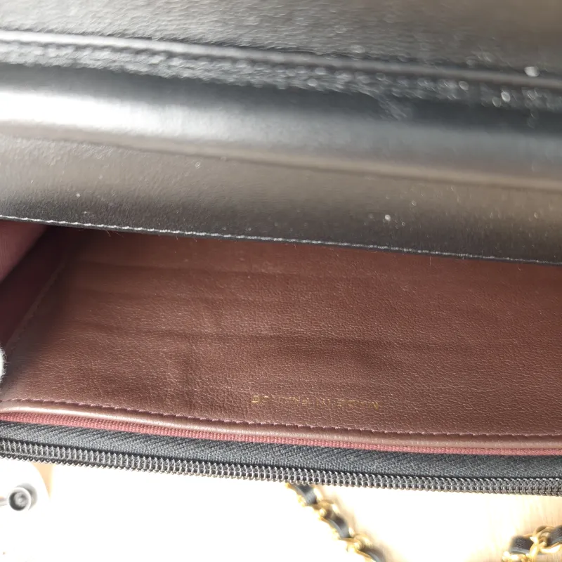 Chanel Crossbody Bag Classic Flap WOC CF WOCWOC Bag Black Lambskinmini19.2 × 3.5 × 12.3 cm — detail view 6 of 12