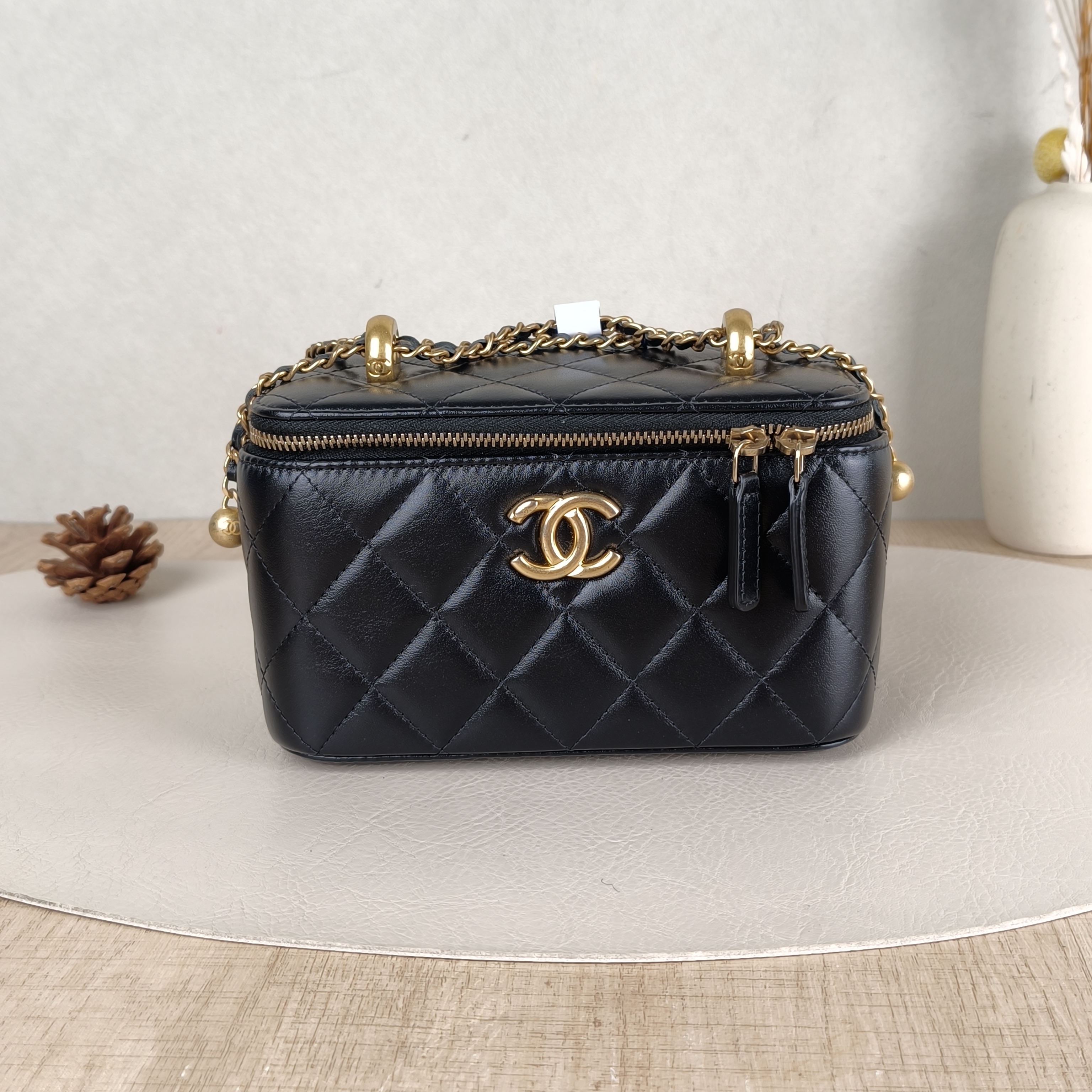 Chanel Crossbody Bag Black Calfskin One Size17 × 8 × 9.5 cm