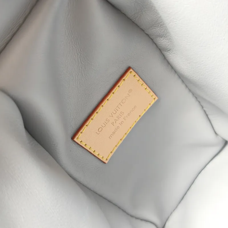 Louis Vuitton Crossbody Bag Side Trunk Box Grey Medium 23.5 × 8.5 × 16 cm — detail view 8 of 11