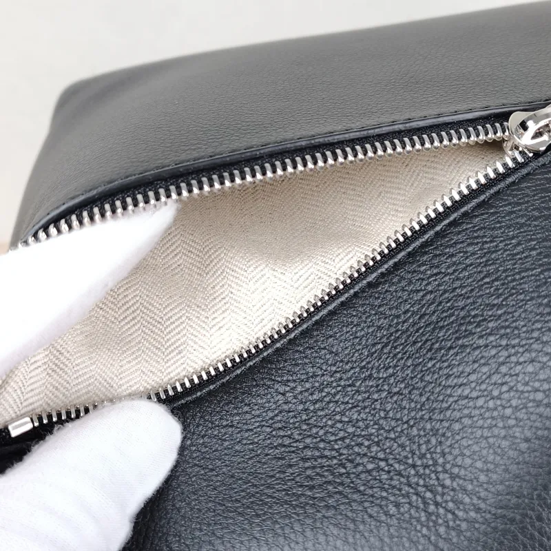 LOEWE Shoulder Bag Puzzle Black CC alfskin Medium 29 × 14 × 19.5 cm — detail view 7 of 13