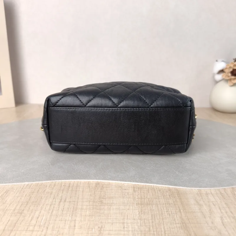 Chanel Crossbody Bag Crossbody Bag Black Lambskin One Size 17.5 × 7 × 9 cm 31 — cover view 2 of 5