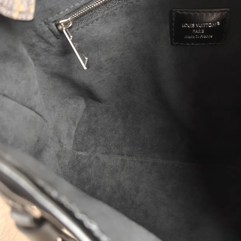 Louis Vuitton Crossbody Bag Carryall Vibe Black SL ambskin Medium 39 × 15 × 30 cm — detail view 2 of 11