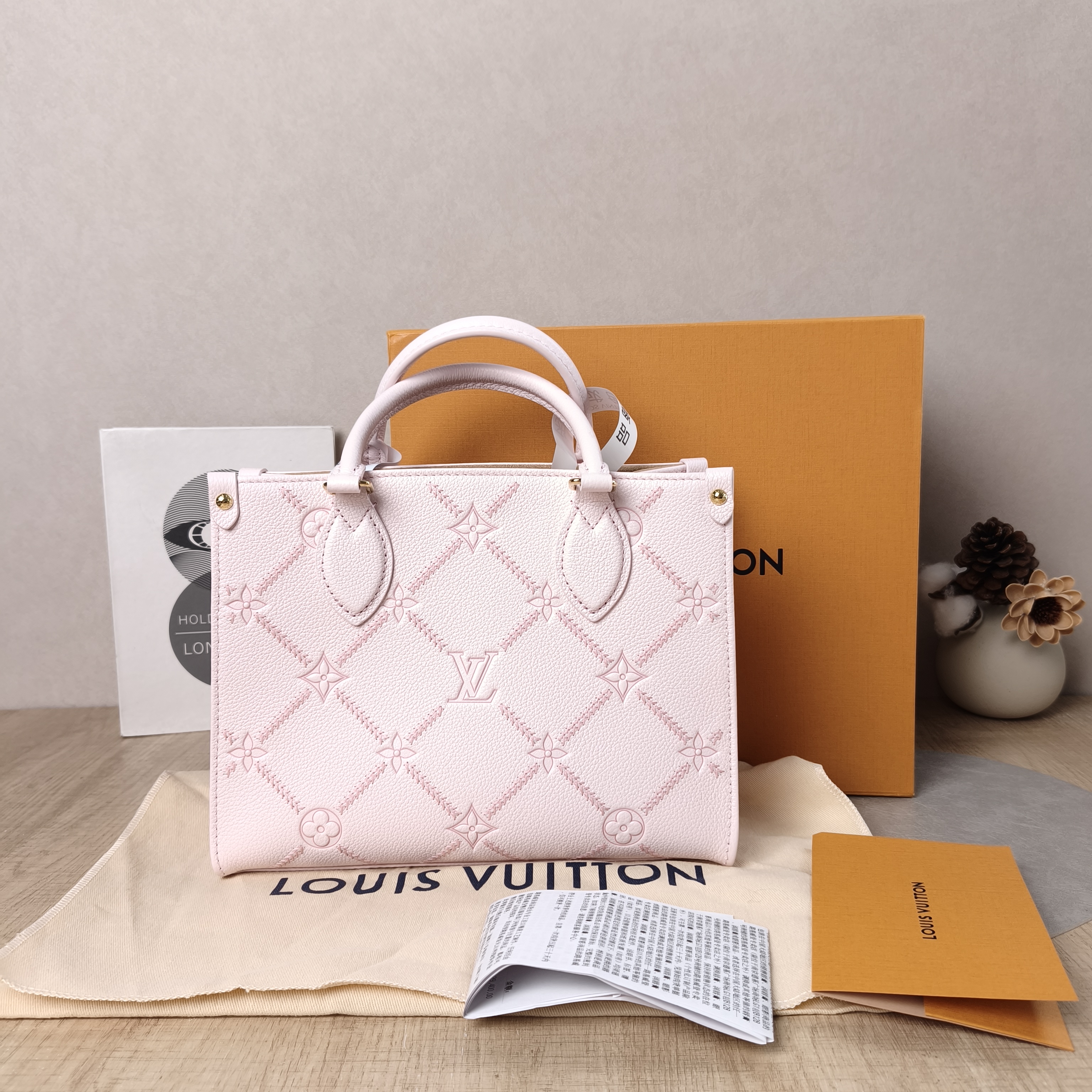 Louis Vuitton Shoulder Bag Onthego Pink Calfskin Small25 × 11.5 × 19 cm — cover view 6 of 6