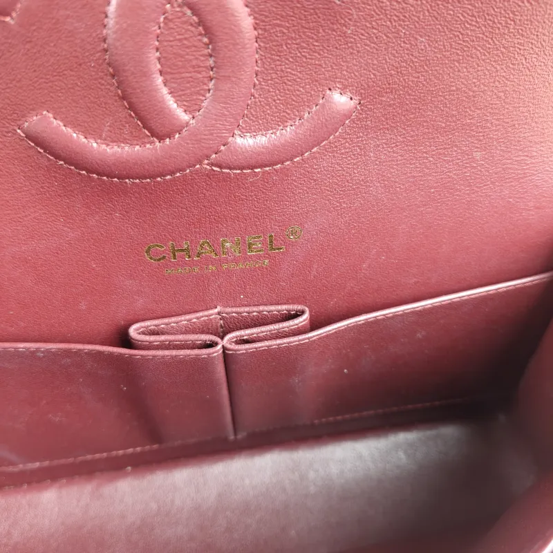 Chanel Crossbody Bag Classic Flap CF Black Grained Calfskin Medium 25.5 × 6.5 × 15.5 cm — detail view 13 of 14