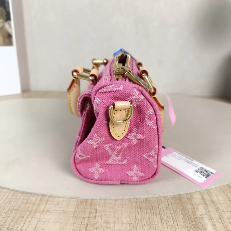 Louis Vuitton Crossbody Bag Speedy Nano nano16 × 7.5 × 10 cm — detail view 8 of 10