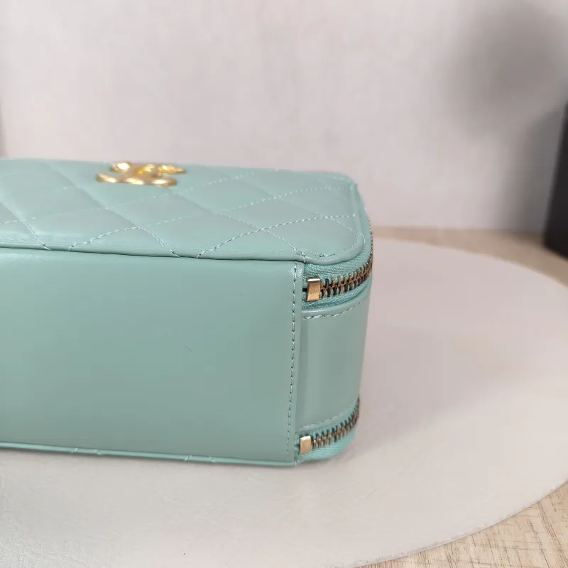 Chanel Crossbody Bag Green Waxed Leathermini18.5 × 8 × 13.5 cm — detail view 13 of 13