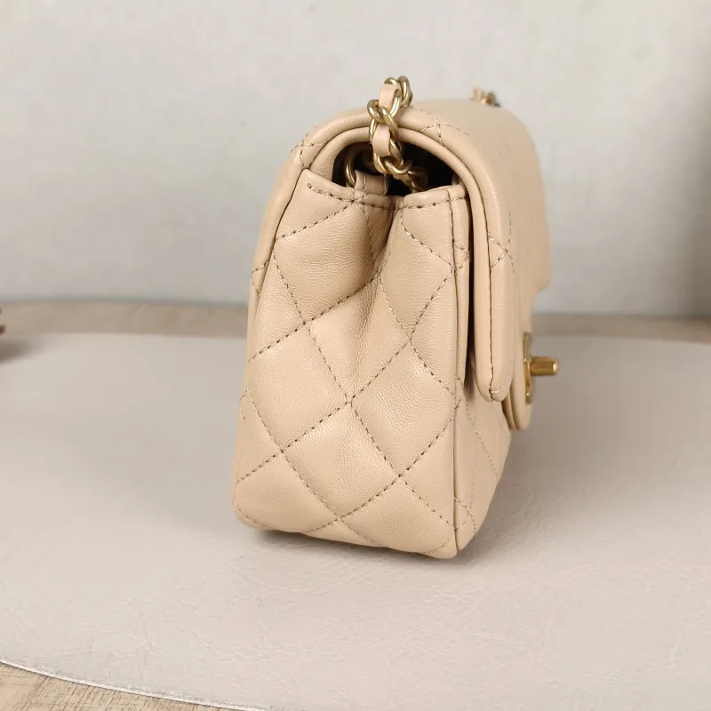 Chanel Crossbody Bag mini Lambskin mini20 × 6 × 12 cm — detail view 12 of 14
