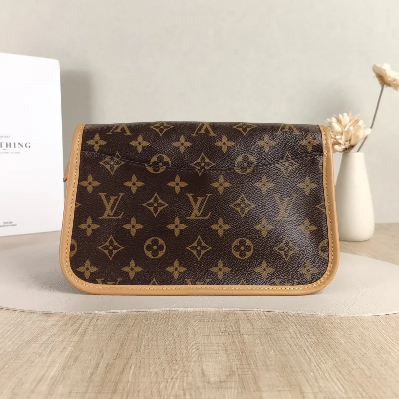 Louis Vuitton Crossbody Bag Diane Baguette Bag Shoulder Strap PVC Small 24 × 9 × 15 cm — cover view 6 of 6